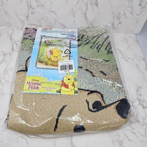 NWT Disney Winnie The Pooh Vintage Pooh Woven Tapestry Throw Blanket - Picture 2 of 4